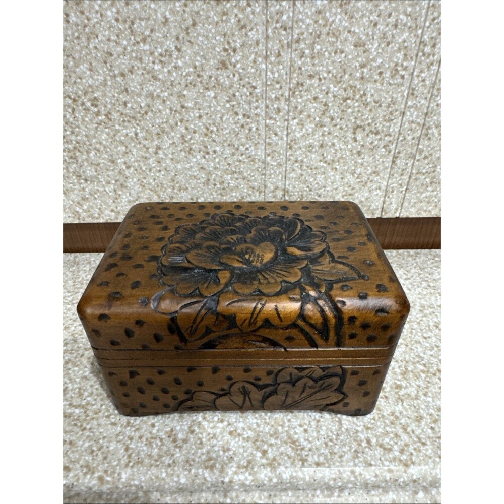 Vintage Hand Carved Wood Hinged Jewelry Box Red Lining Flower gorgeous